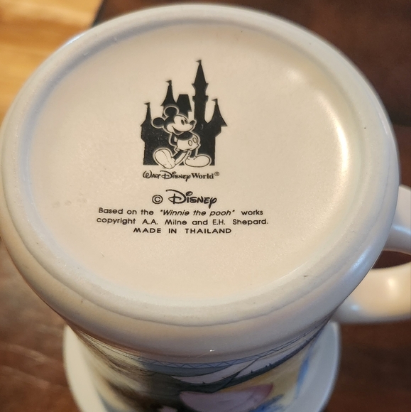 Disney's Eeyore mug and Eeyore Resin figure - Picture 4 of 8